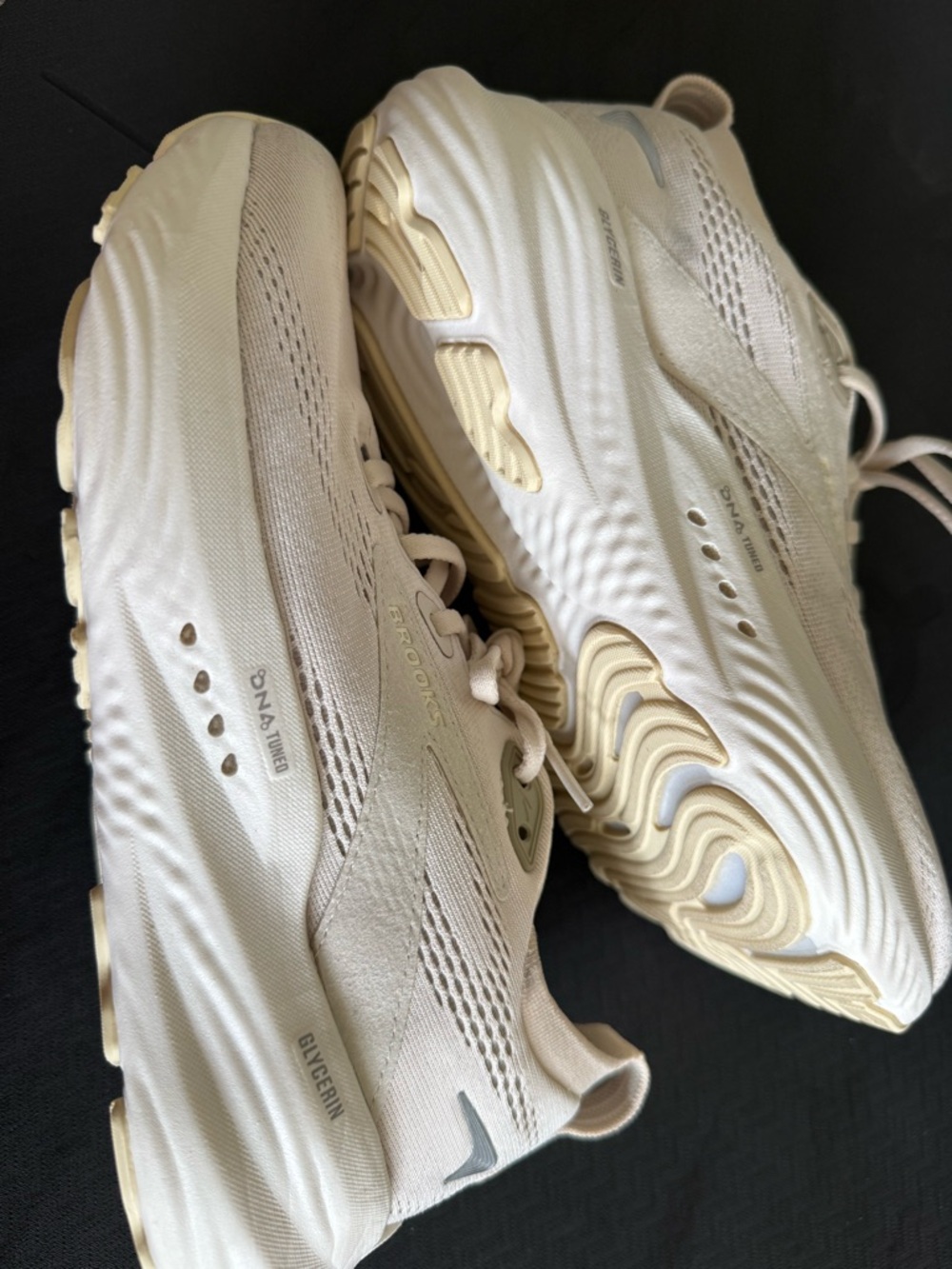 Brooks Glycerin 22 size 8.5. Like new!!